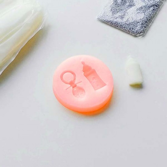 Silikoninė formelė masei "Buteliukas ir čiulpinukas" Silikoninė formelė masei "Buteliukas ir čiulpinukas"