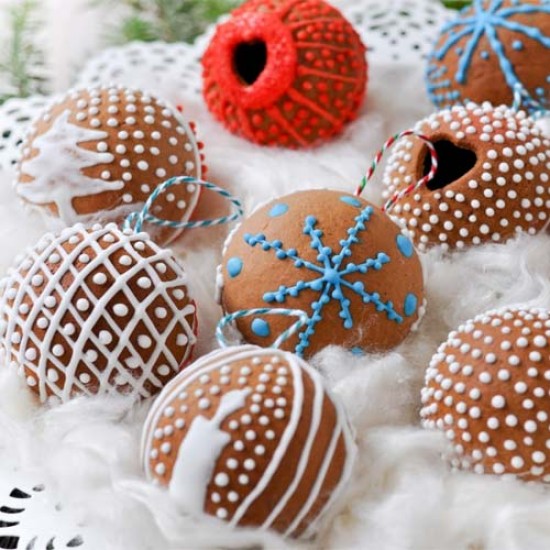Kamuoliukų / eglutės žaisliukų formelės Kamuoliukų / eglutės žaisliukų formelės
